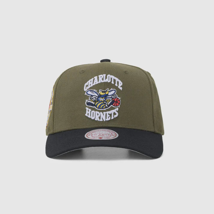 MITCHELL AND NESS PRO PINCH HORNETS SNAPBACK OLIVE